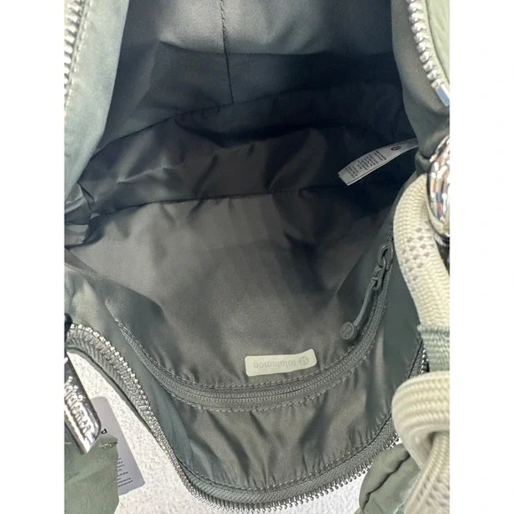 Lululemon Convertible Ruched Crossbody Bag OS Green NEW Water-Repellent 6.5L - Picture 13 of 15